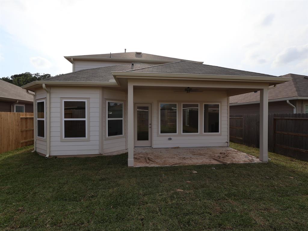 17163 Quaking Aspen Lane, New Caney, Texas image 5