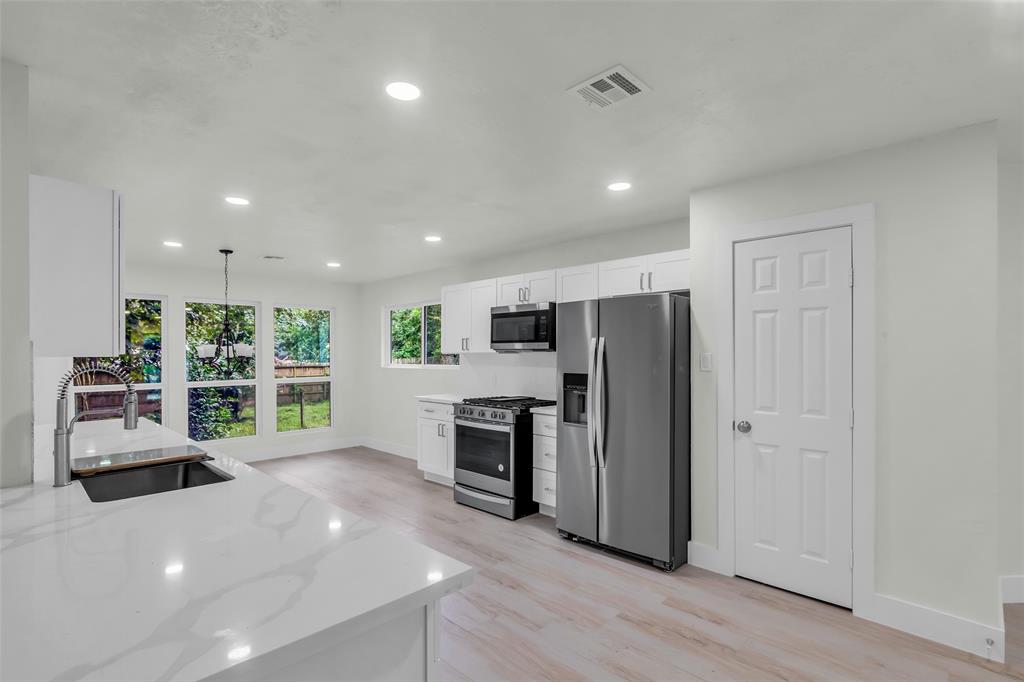 1602 Pine Oak Drive