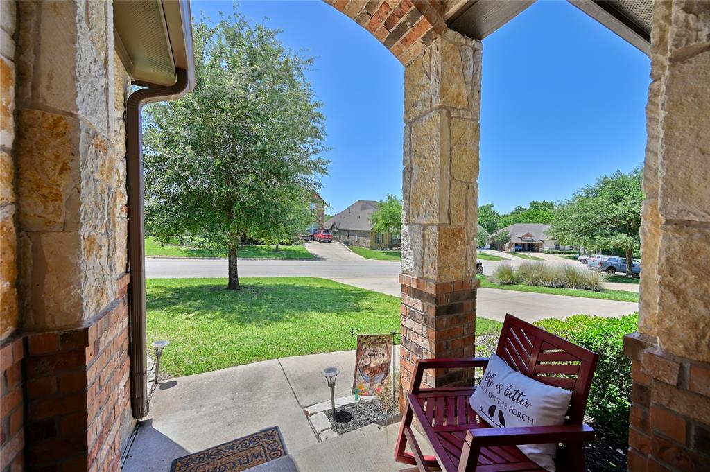 2207 Ralston Creek Court, Brenham, Texas image 4