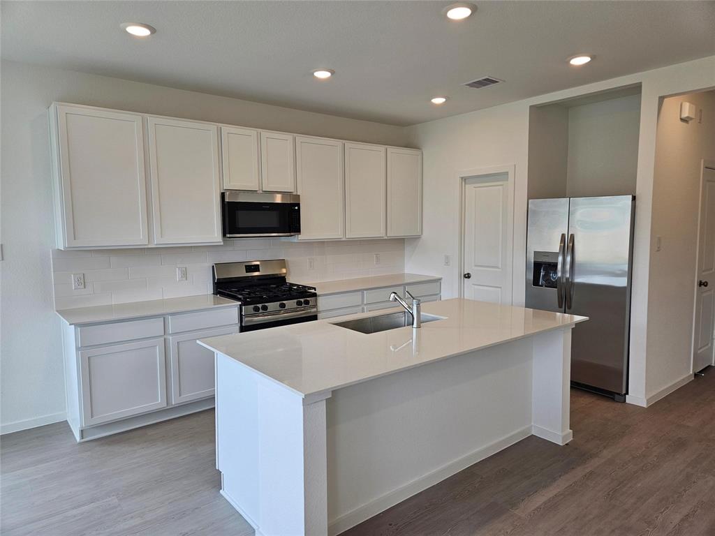 6811 Yellow Jessamine Lane