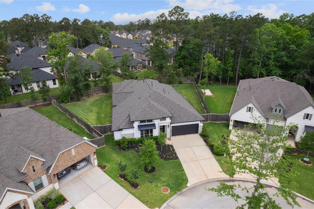 719 Carina Gaze Court, Conroe, Texas image 2