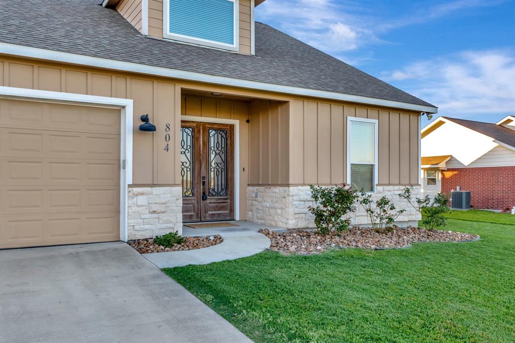 80 Pineview Road, Concan, Texas image 5