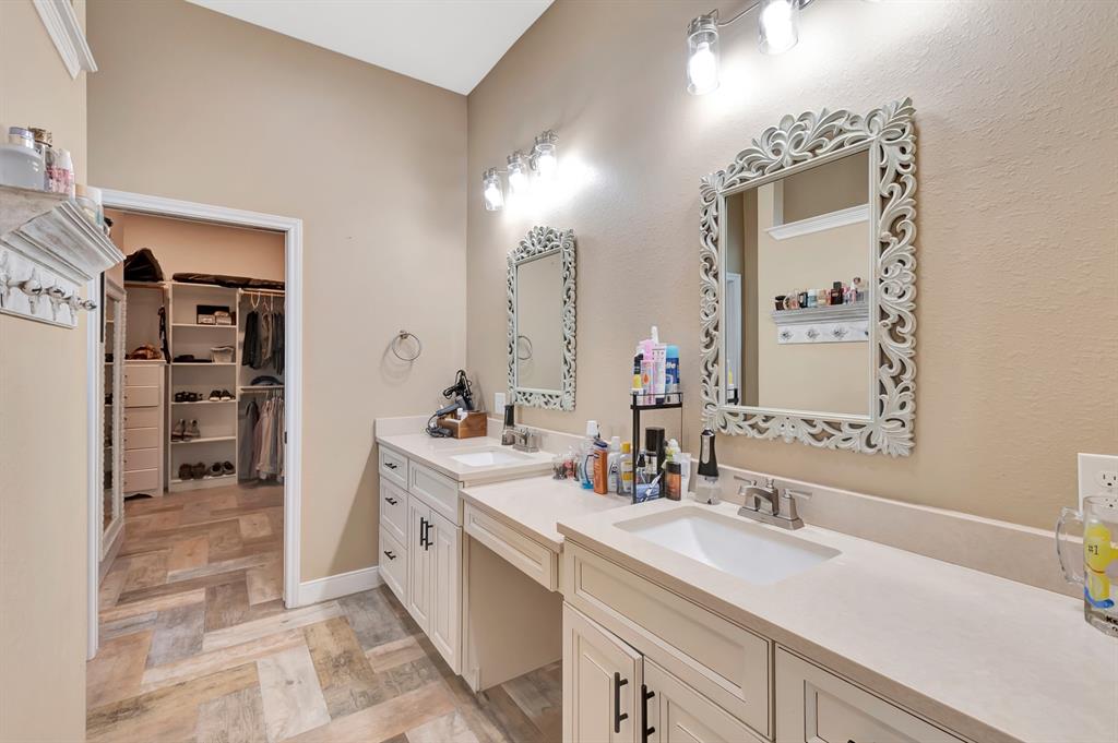 80 Pineview Road, Concan, Texas image 25