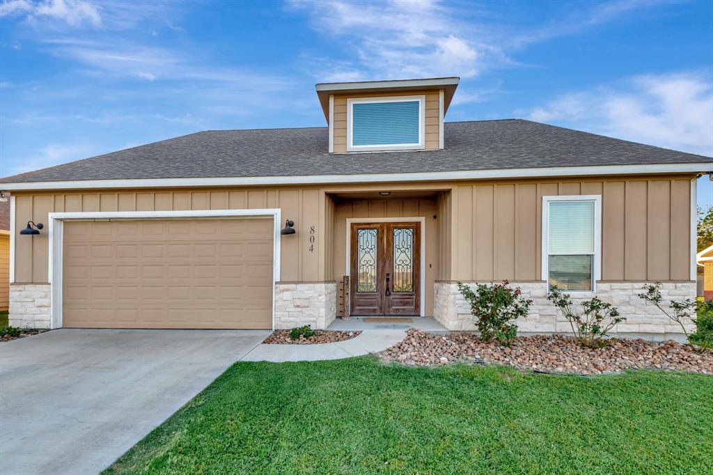 80 Pineview Road, Concan, Texas image 1