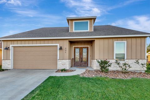 Photo of 804 Catclaw Lane, Edna, TX 77957 (MLS # 32915965)