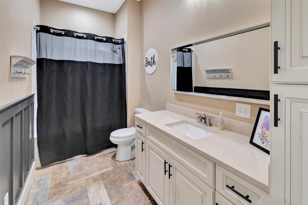80 Pineview Road, Concan, Texas image 32