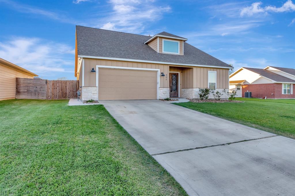 80 Pineview Road, Concan, Texas image 2