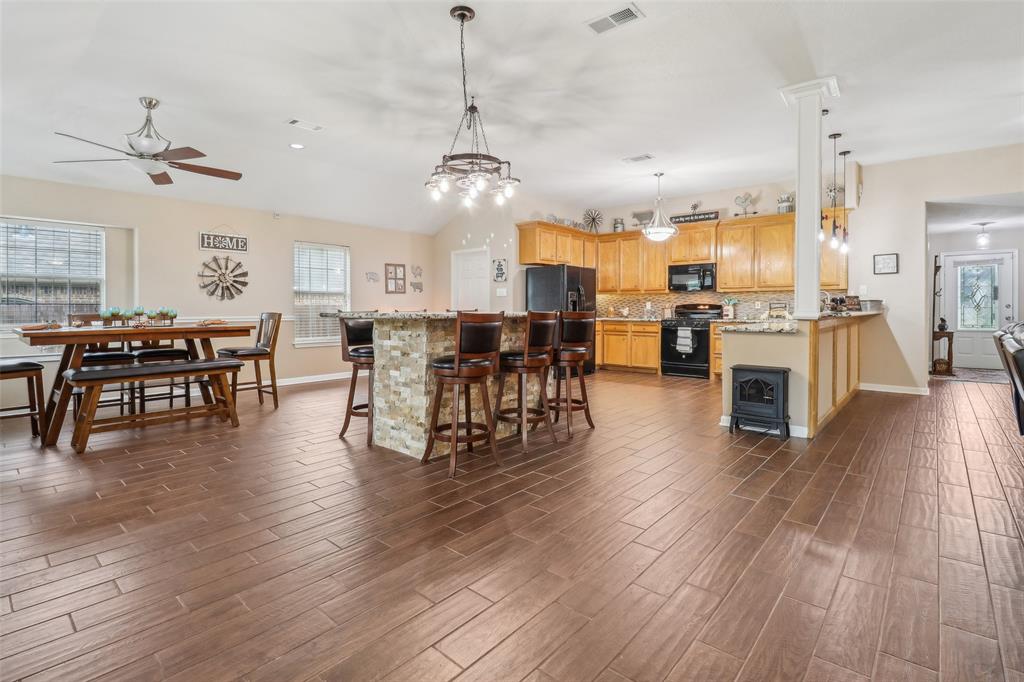 7022 Ramblewood Drive, Magnolia, Texas image 7