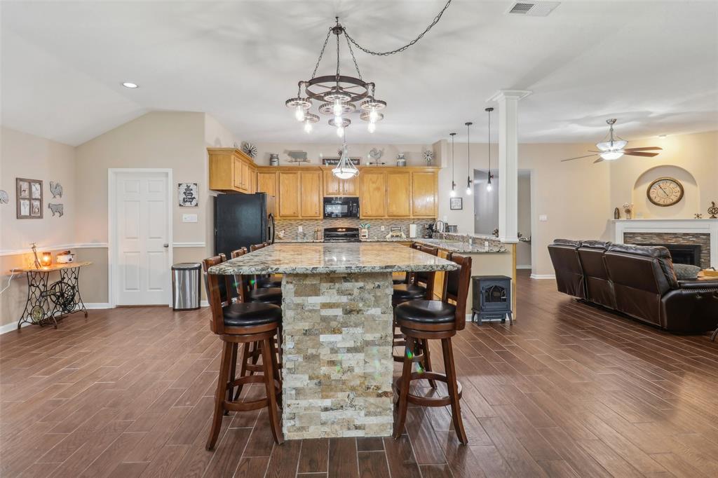 7022 Ramblewood Drive, Magnolia, Texas image 9