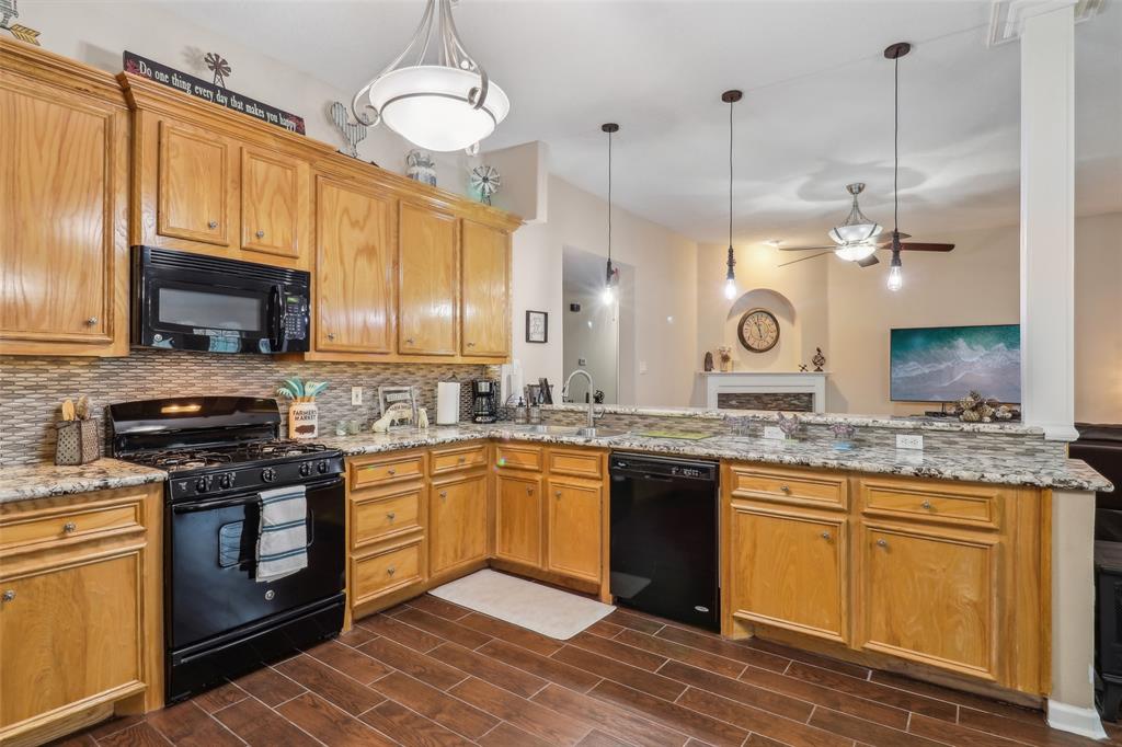 7022 Ramblewood Drive, Magnolia, Texas image 12