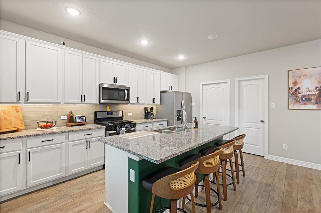 112 Wind Flower Track Court, Conroe, Texas image 17