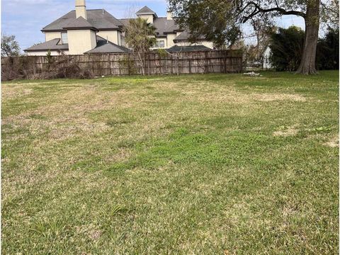 Photo of 121 Van Molan Street, Houston, TX 77022 (MLS # 41682922) Photo of 121 Van Molan Street, Houston, TX 77022 (MLS # 41682922)