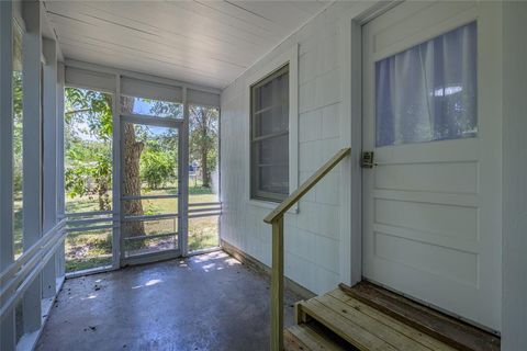 A home in La Grange