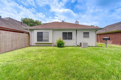 A home in Angleton