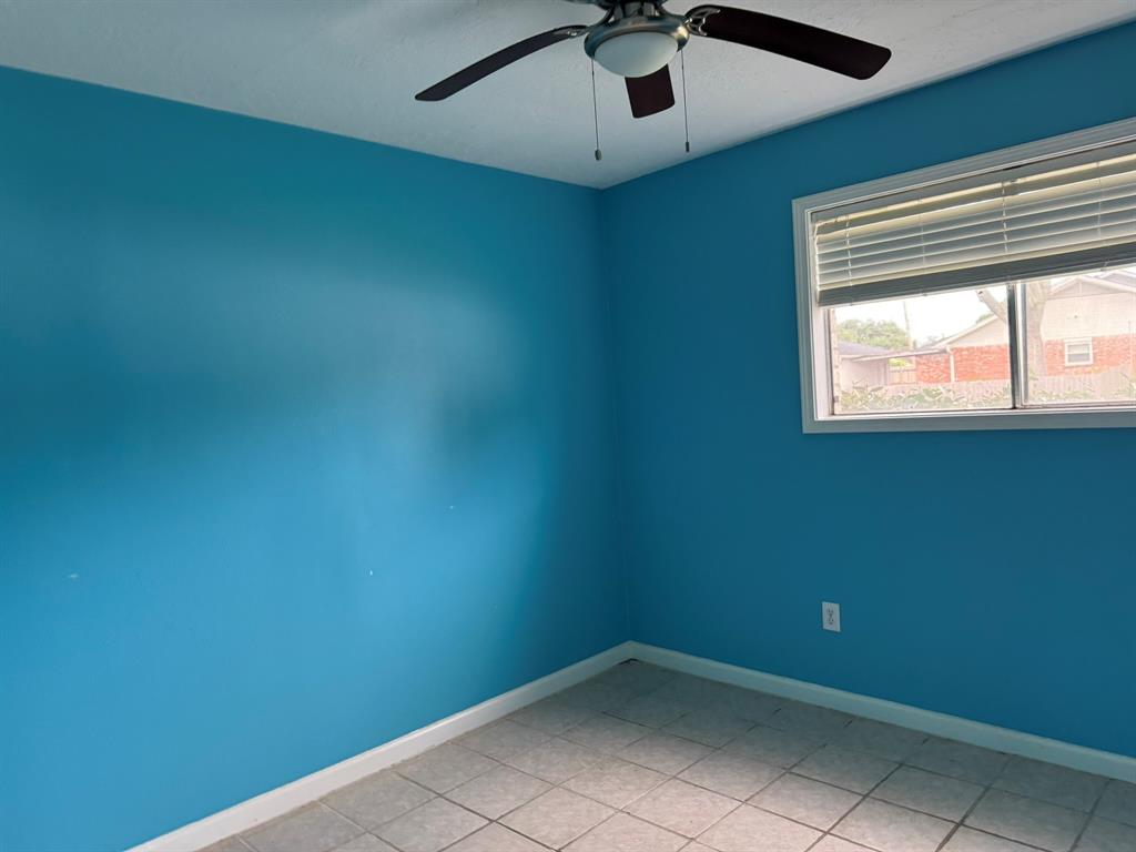 10134 Kirkglen Drive, Houston, Texas image 16