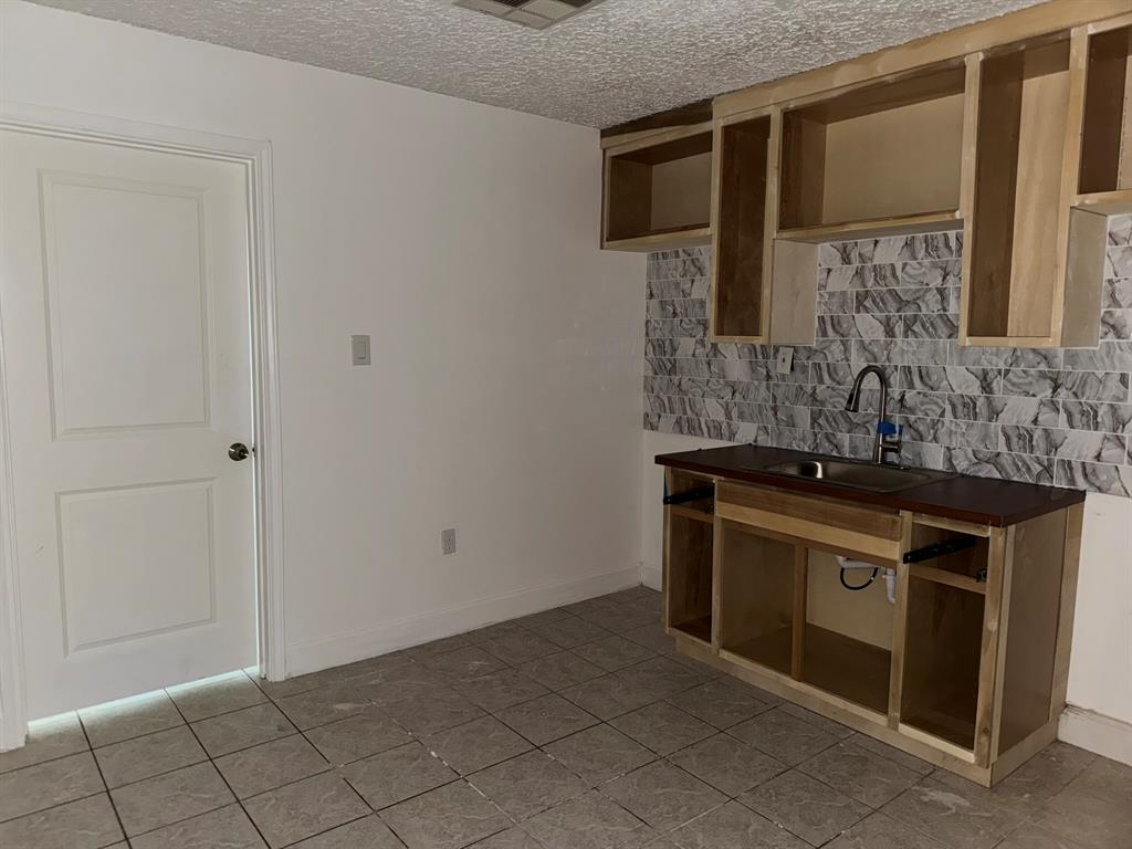 10134 Kirkglen Drive, Houston, Texas image 8
