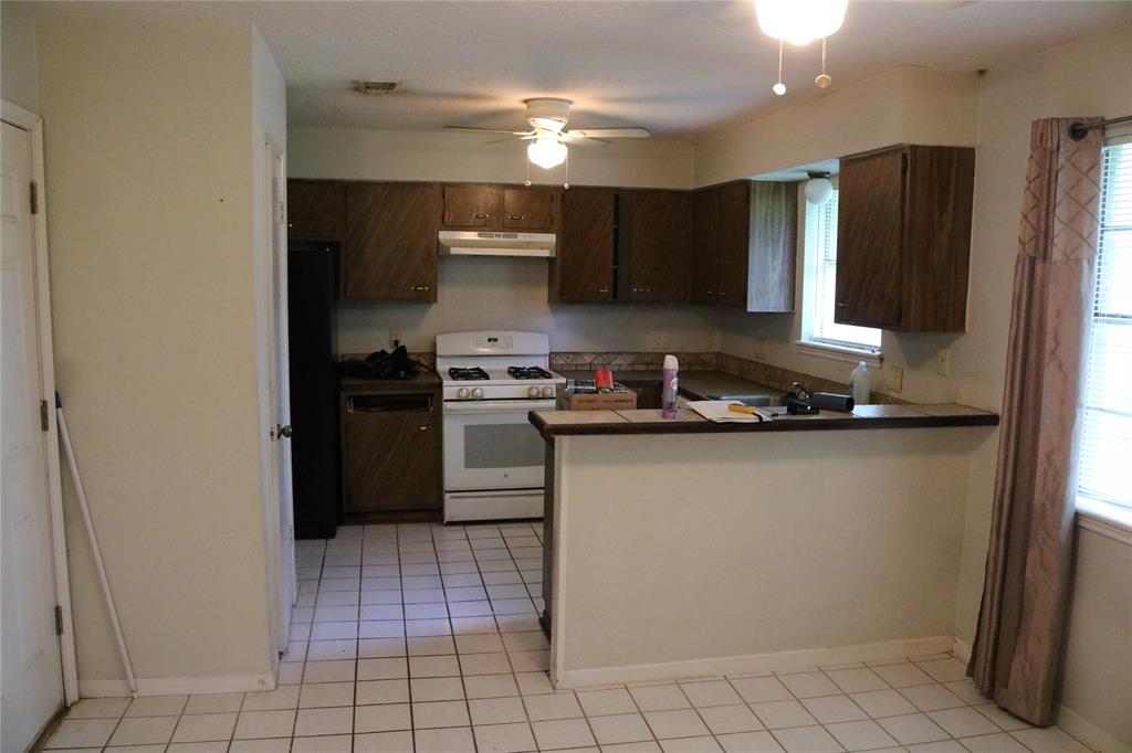7 Ollerton Drive, Conroe, Texas image 6