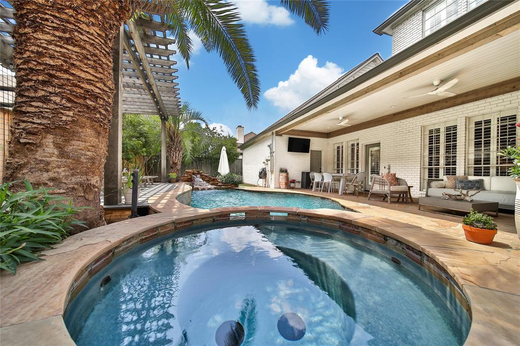 3 Pecan Trail Lane, Houston, Texas image 9
