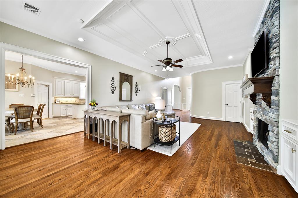 3 Pecan Trail Lane, Houston, Texas image 22
