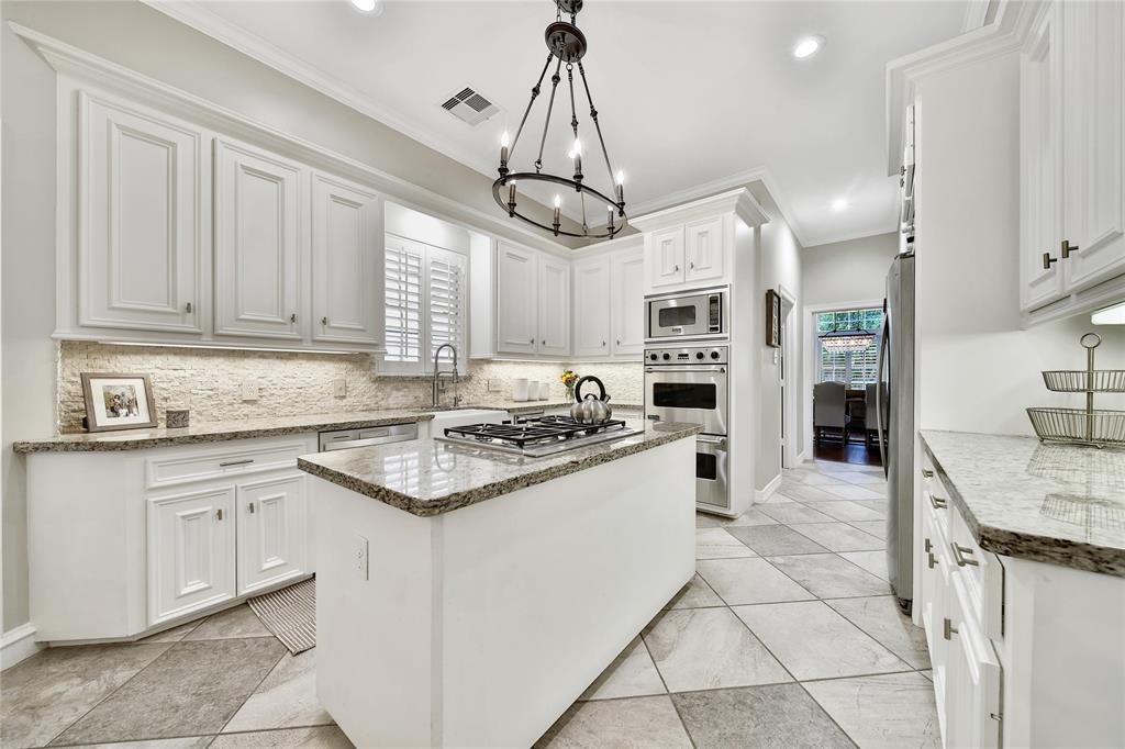 3 Pecan Trail Lane, Houston, Texas image 27