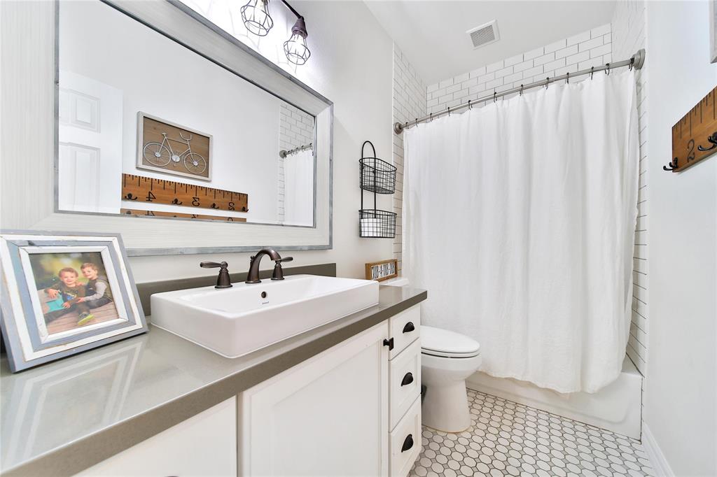 3 Pecan Trail Lane, Houston, Texas image 48