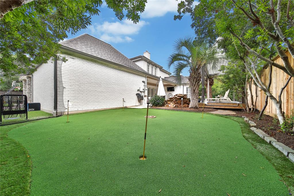3 Pecan Trail Lane, Houston, Texas image 12