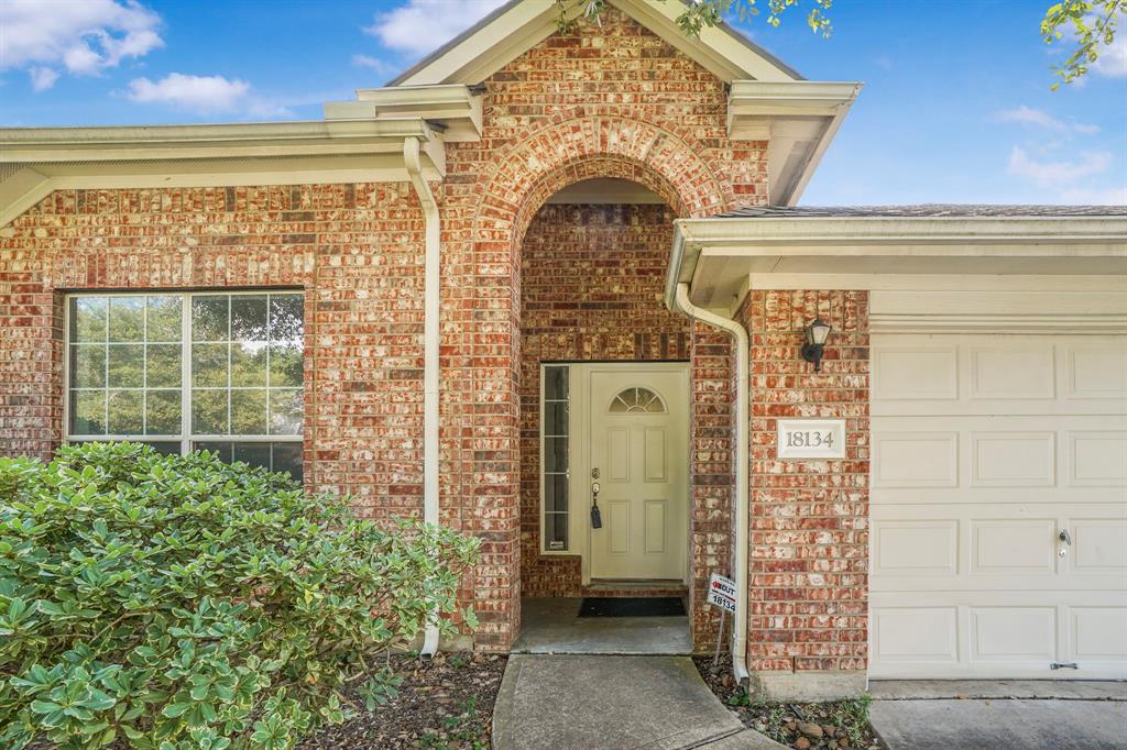 18134 Stone Trail Manor Drive, Humble, Texas image 3