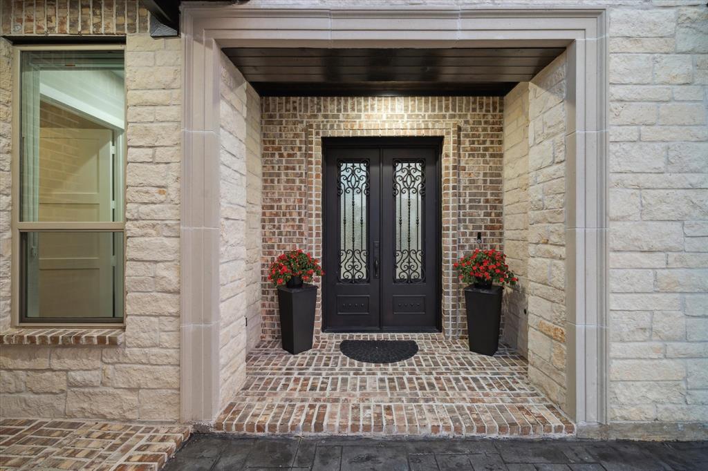 321 Waterford Way