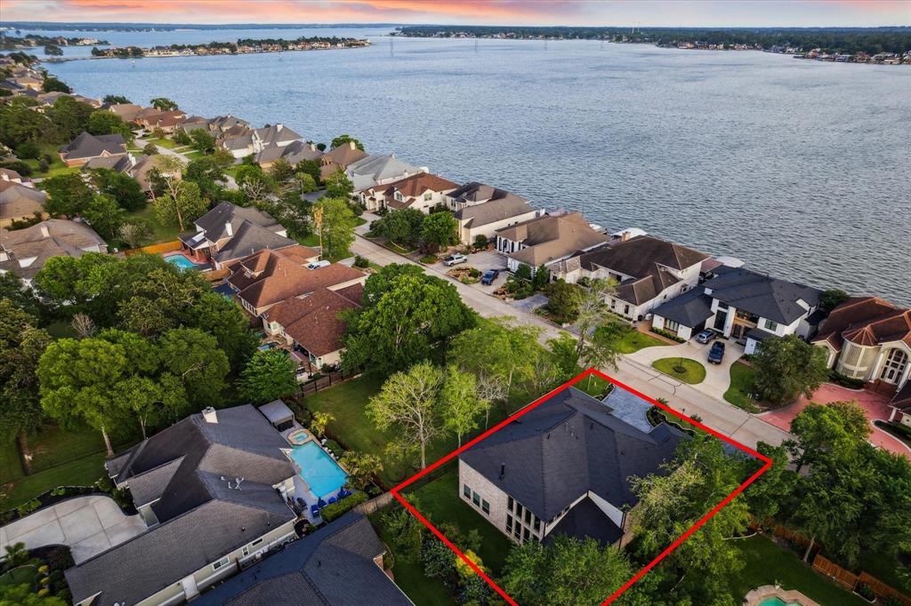 321 Waterford Way