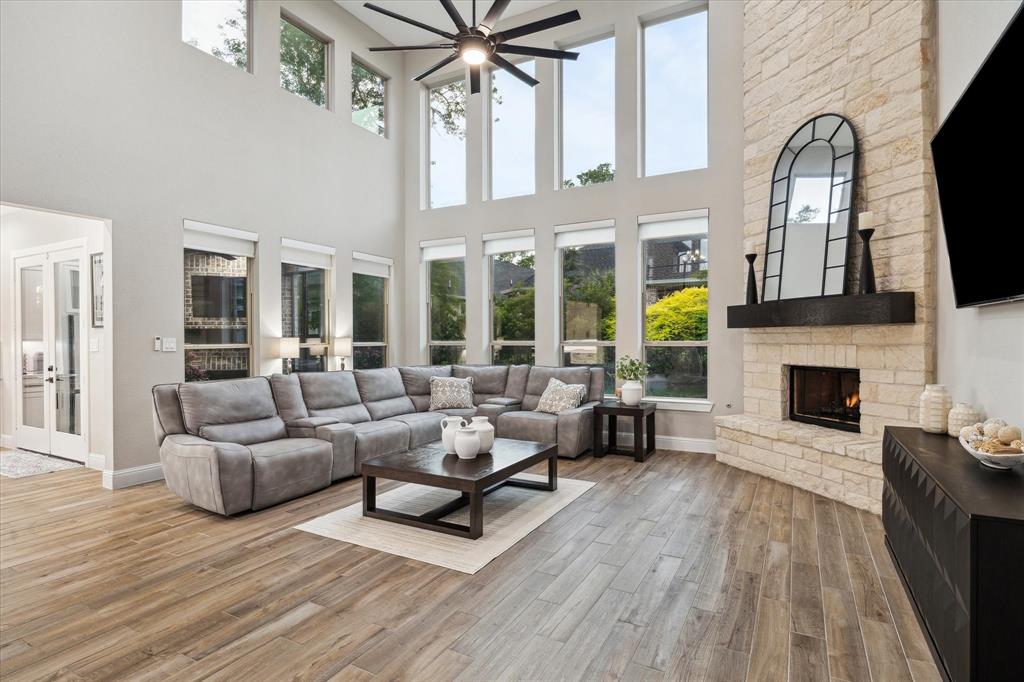 321 Waterford Way