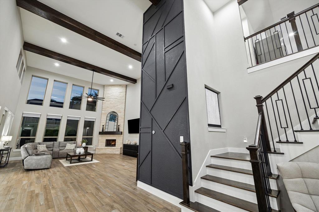 321 Waterford Way