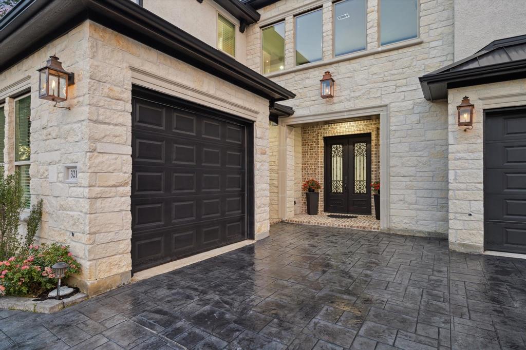 321 Waterford Way
