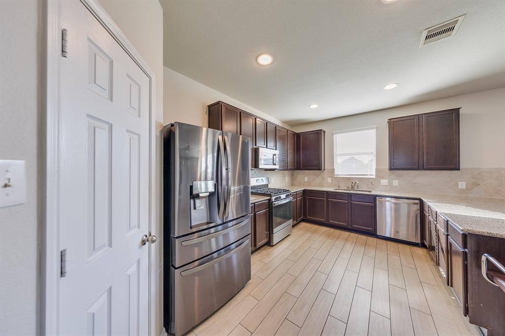 807 Rough Cut Court, Houston, Texas image 14