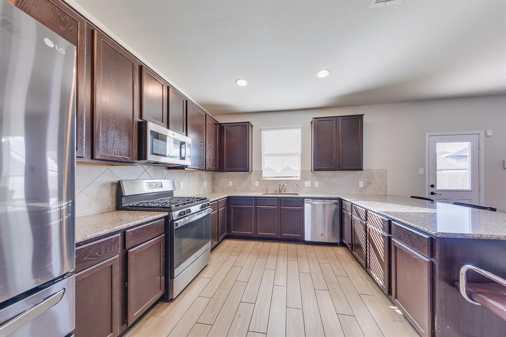 807 Rough Cut Court, Houston, Texas image 3