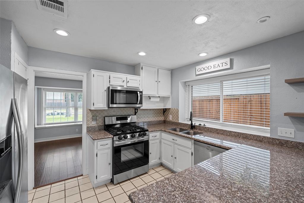 7611 Creekfield Drive, Spring, Texas image 8