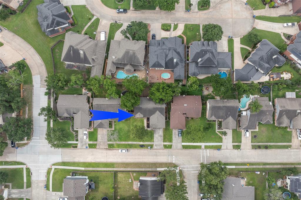 7611 Creekfield Drive, Spring, Texas image 31