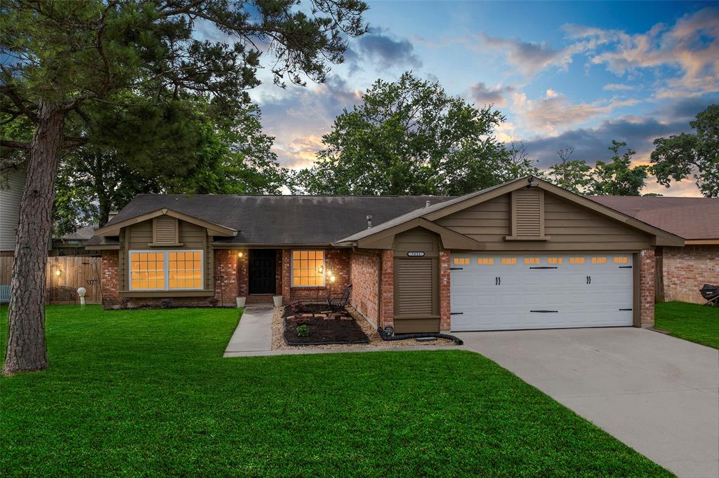 7611 Creekfield Drive, Spring, Texas image 1