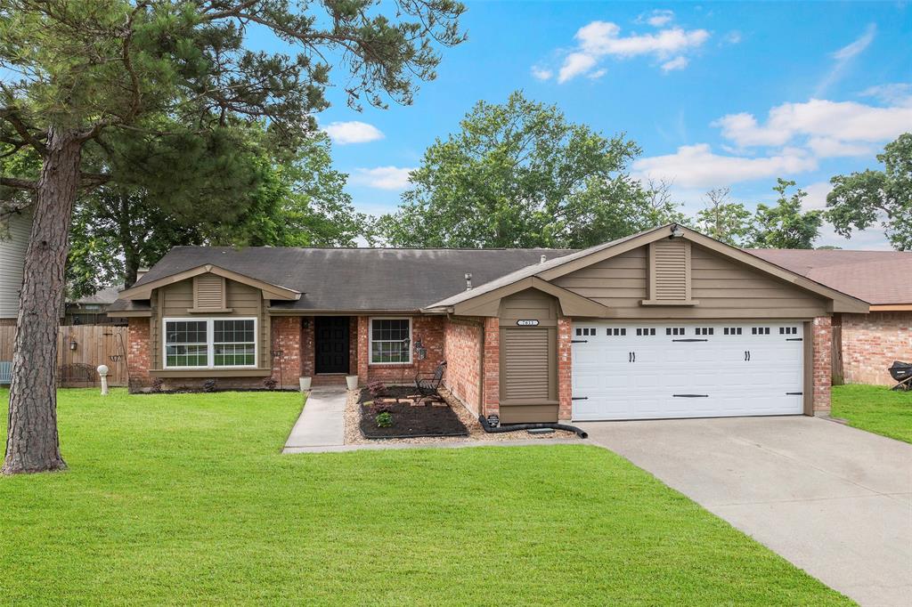 7611 Creekfield Drive, Spring, Texas image 4