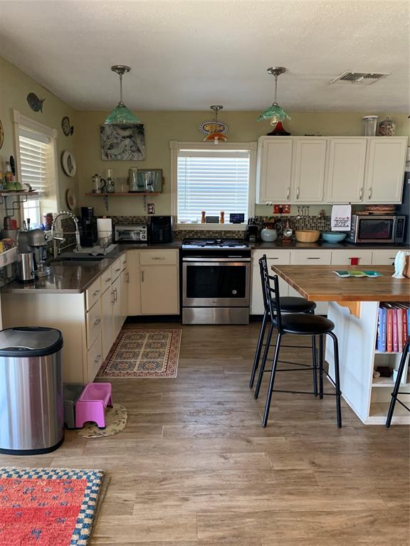 228 W Speckled Trout Loop, Palacios, Texas image 11