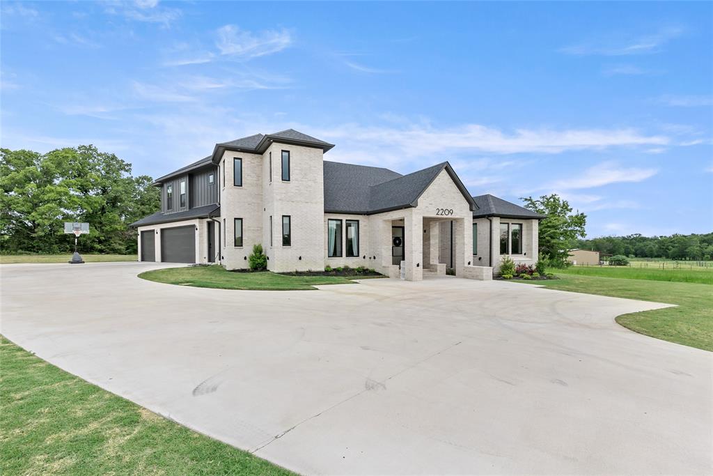 2209 Joe Will Drive, College Station, Texas image 2