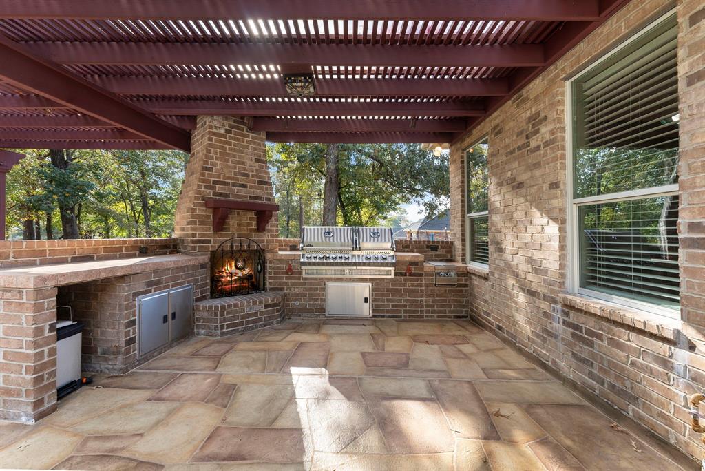 1614 Beau Rivage, Conroe, Texas image 5