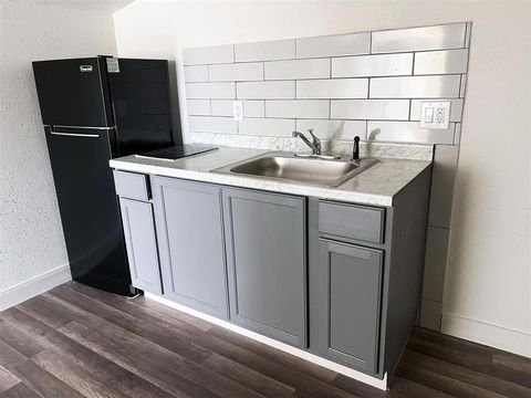 201 Eastwood Unit 4 Street 4 Houston TX 77011
