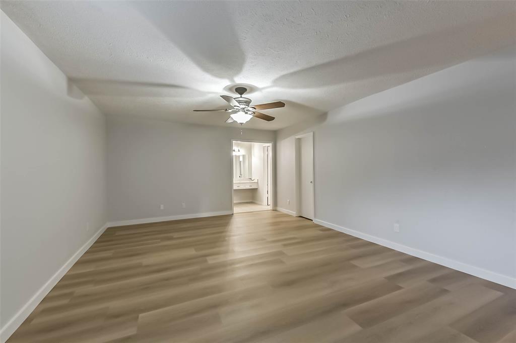 3210 Lakehaven Drive, Kingwood, Texas image 20