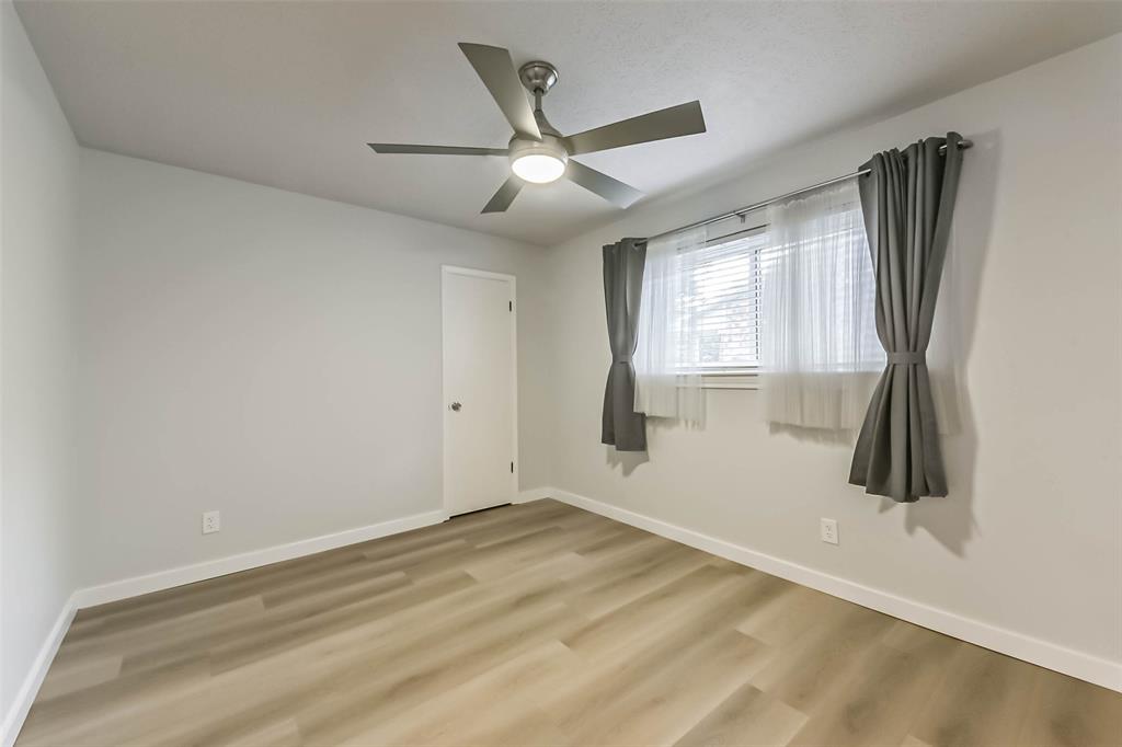 3210 Lakehaven Drive, Kingwood, Texas image 28