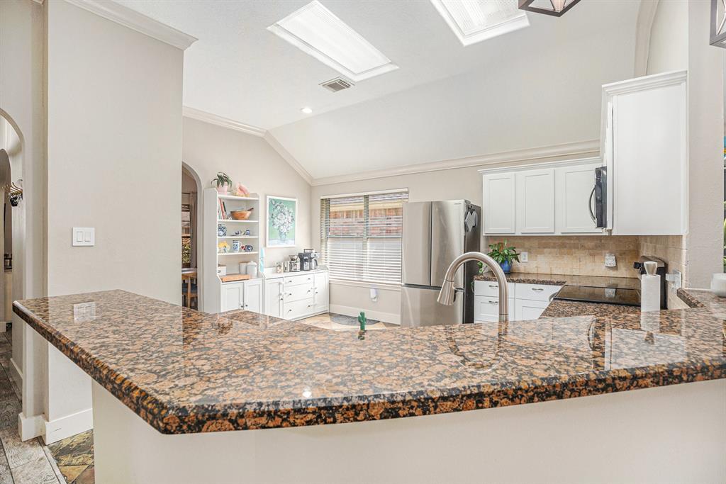 2884 Shallow Brook Lane, Dickinson, Texas image 13