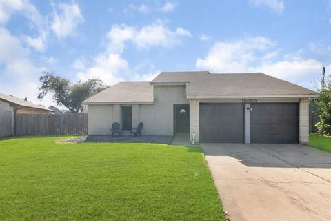 Photo of 15535 Evergreen Place Drive, Houston, TX 77083 (MLS # 90820615)
