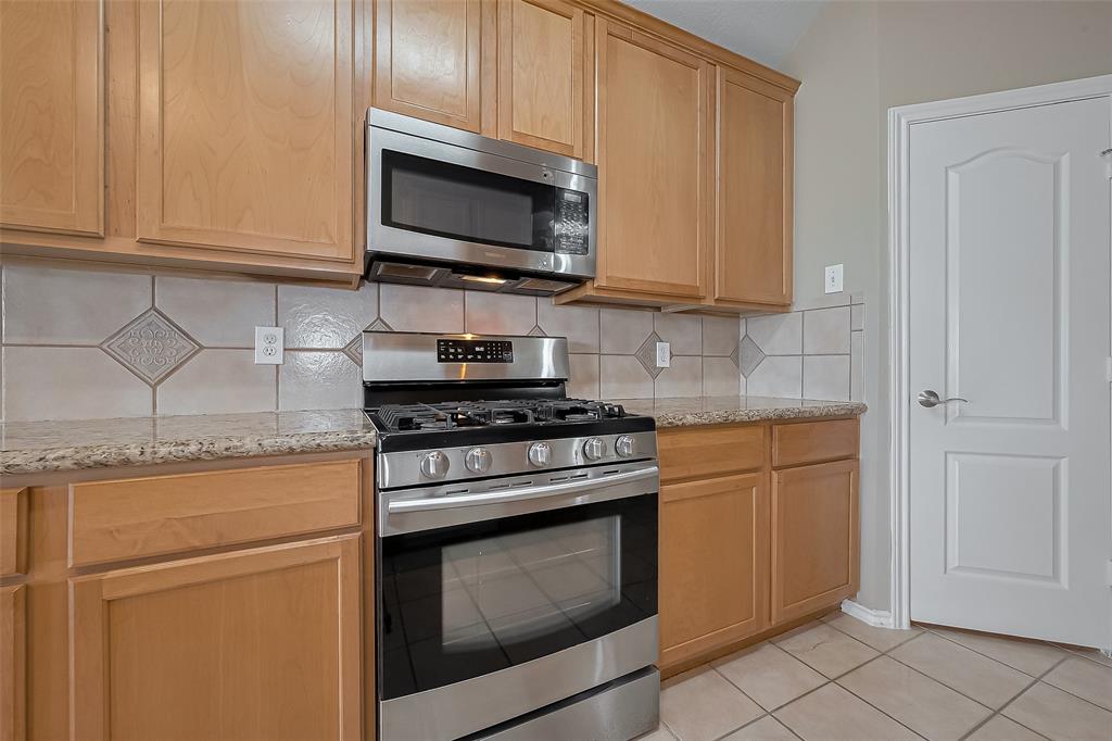 9934 Edgewood Manor Court, Tomball, Texas image 23