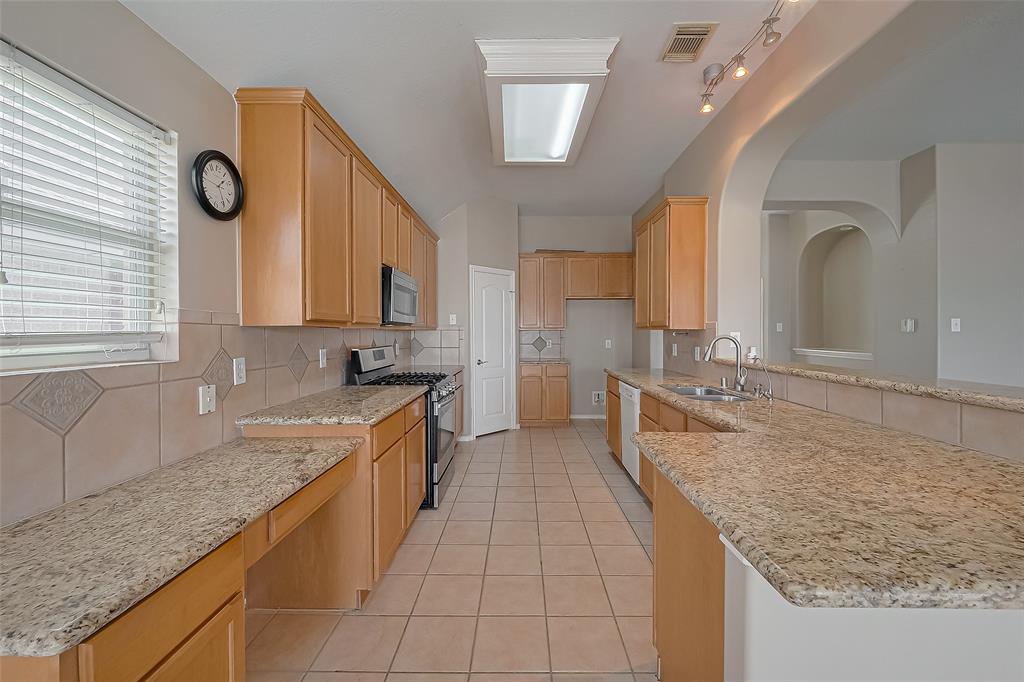 9934 Edgewood Manor Court, Tomball, Texas image 20