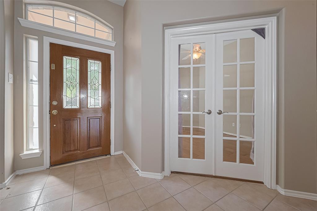 9934 Edgewood Manor Court, Tomball, Texas image 5