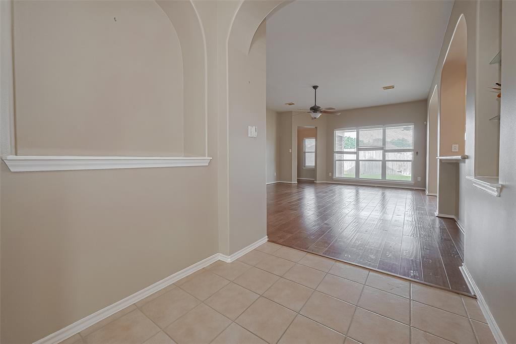 9934 Edgewood Manor Court, Tomball, Texas image 12